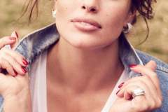 Poitrine : 100 D.  Ashley Graham