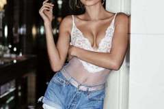 Hailey Bieber